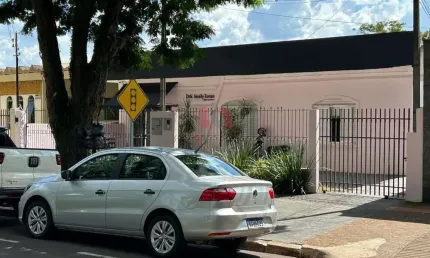 Casa comercial na Av. Brasil próximo ao Euro Garden em Maringá