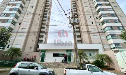 Apartamento a venda no condomínio Solar de Algarves.