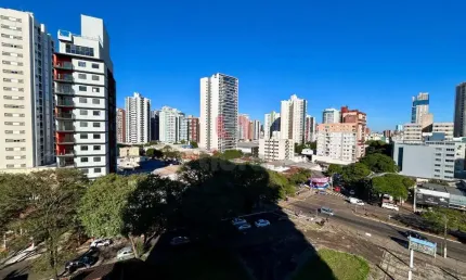Apartamento a venda no Edifício Maison Monet no bairro Zona 07.