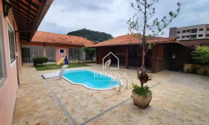 Casa com 3 quartos para alugar, 702 m² por R$ 6.197/mês - Alto - Teresópolis/RJ