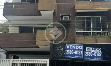 Prédio Misto com dois apartamentos + Loja no coração da Praia da Costa. codigo: 89662