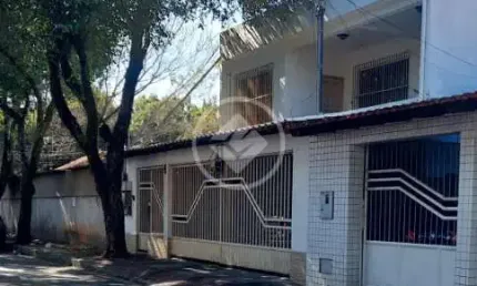CASA AMPLA E MUITO LOCALIZADA PRIVILEGIADA codigo: 84399