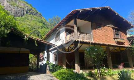 Vendo / Alugo Casa na Praia da Costa, ótima localização ideal Comércio! codigo: 96599