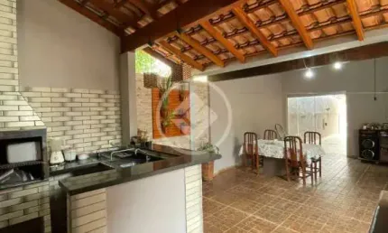 Casa linda e espaçosa que pode ser transformada em comércio codigo: 86723