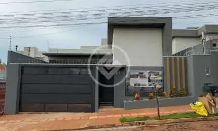 Casa de 162 m² com piscina, suite master e closet agua limpa park codigo: 98534