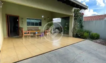 Casa espaçosa à venda com churrasqueira e energia solar - coronel antonino, campo grande/ms codigo: 131530