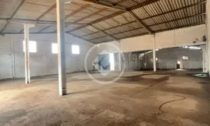 Galpão de esquina. 865m2. ideal para depósito codigo: 101654