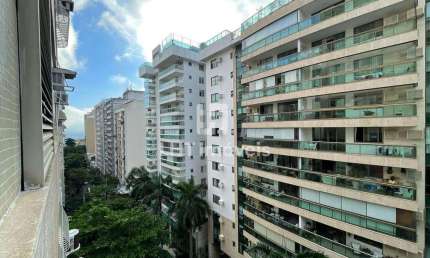 Apartamento Espaçoso na Alvares de Azavedo / Icaraí