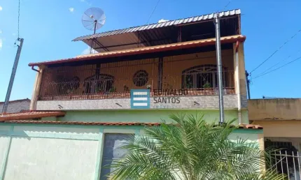 apartamento tipo casa  com terraço, próximo ao centro de Benfica