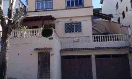 Casa com 3 dormitórios à venda, 250 m² por R$ 450.000,00 - Fábrica - Juiz de Fora/MG