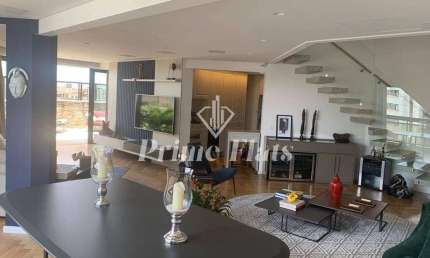 Flat disponível para venda no The Sutton House, com 210m², 3 dormitórios e 2 vagas de garagem