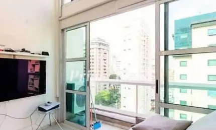 Flat disponível para venda no Condomínio Edifício Moema Loft, com 45m², 1 dormitório e 1 vaga de garagem