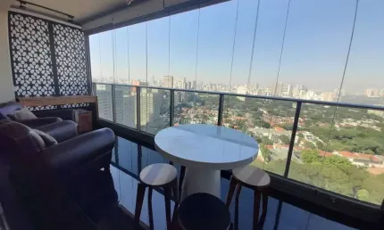 Flat disponível para locação no VHouse por JFL Living, com 48m², 1 dormitório e 1 vaga de garagem