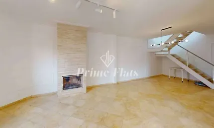 Apartamento disponível para venda no Edifício Viseu, com 280m², com 3 dormitórios e 5 vagas de garagem