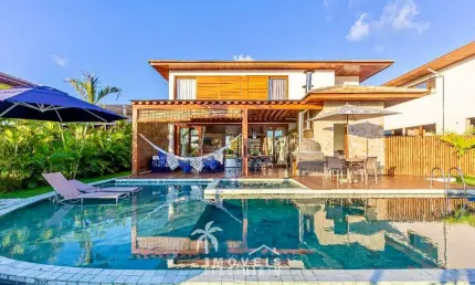 Casa à Venda 6 Suítes Alto Padrão Condomínio Piscinas Naturais em Praia do Forte