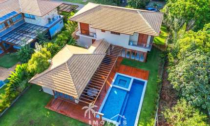 Casa à Venda 4 Suítes Alto Padrão em Condominio Praia do Forte