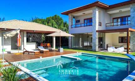 Casa à Venda em Praia do Forte 6 Suítes Alto Padrão