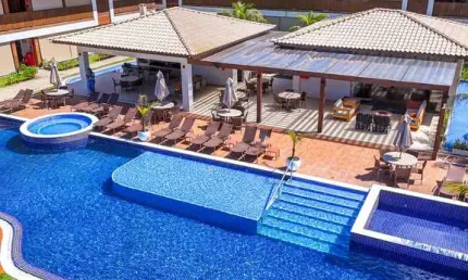 Apartamento 3 Suítes Térreo Condomínio Frente Mar em Itacimrim