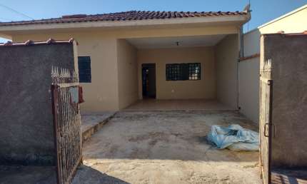 Casa com 3 quartos à venda na Rua Presidente Vargas, Centro, Pradópolis