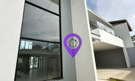 Casa à venda em Pousada dos Campos, Pouso Alegre/MG. 360m², 3 suítes, 4 vagas, área gourmet com churrasqueira. Excelente localização próxima à Avenida