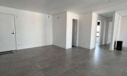 Apartamento  amplo e com vista magnífica na Vila São Francisco