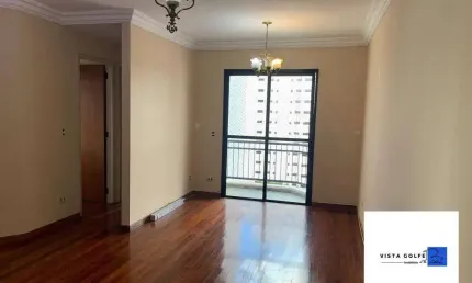 Ótima localização, 2 vagas, aceita pet, 3 dormitórios, 1 suíte, sala com varanda