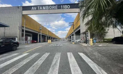 Galpão em Condomínio fechado para locação em Tamboré Barueri com 1706m²