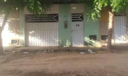 Casa 61.07m², 2 dormitório(s), 2 vaga(s) na garagem - , IACU BA