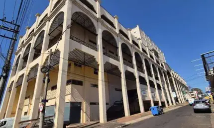 Box 38A, situada no piso Vila Borghese (mezanino) do “Edifício Lençóis Paulista Shopping' e “Flat Sa