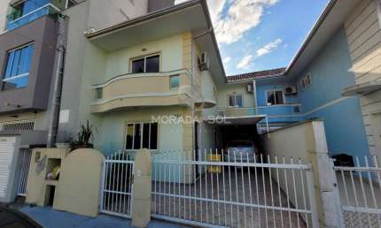 Casa Sobrado em Meia Praia - Itapema com 150M² e 3 Dormitórios à venda  por R$ 1.600.000