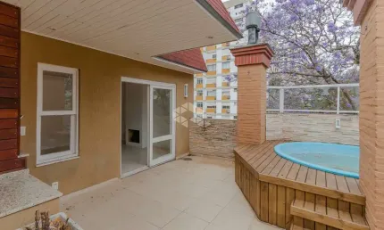 Cobertura ensolarada com piscina privativa e 2 vagas no Mont?Serrat
