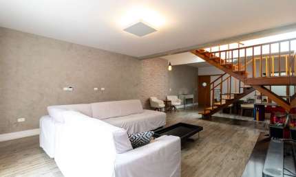 Espetacular casa tipo para venda com 3 quartos, sendo 3 suítes, 243m²