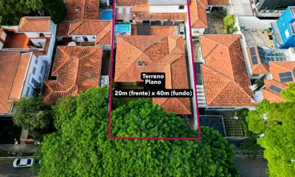 Elegante casa tipo para venda em Indianópolis com 5 quartos, sendo 3 suítes, 300m²