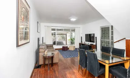 Confortável casa tipo para venda em mirandópolis com 3 quartos, sendo 1 suíte, 173m²