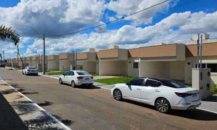 Casa em condomínio fechado com 3 quartos à venda na Rua 1, Chácaras Colorado, Anápolis, 100 m2 por R$ 370.000