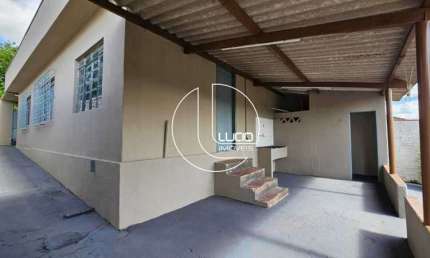 Casa com 3 quartos à venda na Avenida Anhanguera, Vila Goiás, Anápolis, 190 m2 por R$ 350.000