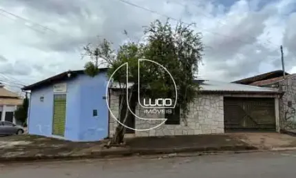 Casa com 4 quartos à venda na Avenida Belo Horizonte, Vila Nossa Senhora D'Abadia, Anápolis, 249 m2 por R$ 450.000