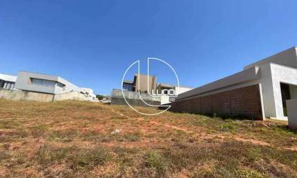 Terreno em condomínio fechado à venda na Rua Antônio Bandeira, Condomínio Residencial Belas Artes, Anápolis por R$ 630.000