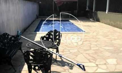 Casa com 6 quartos à venda na Avenida 15 de Novembro Área Especial, 6, Centro, Alexânia, 220 m2 por R$ 600.000