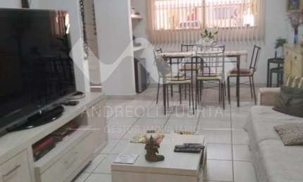 Imperdível casa em condomínio na Vila Rubens, Mogi das Cruzes-SP: 3 quartos, 1 suíte, 2 salas, 2 banheiros, 3 vagas, 140m²