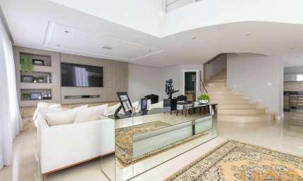 Casa de Alto Padrão Mobiliada 404m² no Pinheirinho - Curitiba/