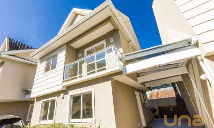 Sobrado em condominio em SANTA FELICIDADE com 139,67m²