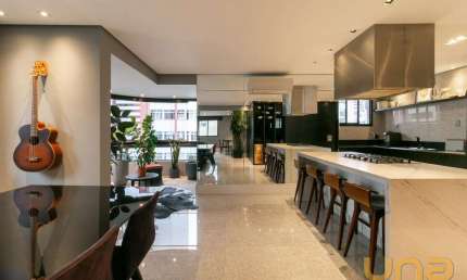 APARTAMENTO COM 01 QUARTO - ÁREA TOTAL 140,81m² - CENTRO - REF