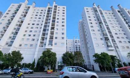 Apartamento com 2 dormitórios para alugar, 69 m² por R$ 2.750,