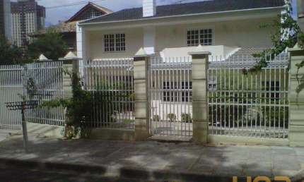Casa com 4 dormitórios à venda, 400 m² por R$ 3.400.000,00 - E