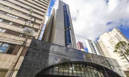 Conjunto comercial com 492,04m² de área privativa no Batel