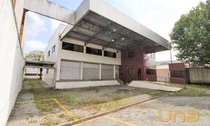 Imobiliária Cilar Aluga Balcão no Novo Mundo com 1.000 m², Ref