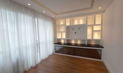Apartamento com 3 quartos para alugar na Rua Lamenha Lins, 212, Centro, Curitiba
