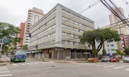 Apartamento com 3 quartos para alugar na Rua Benjamin Constant, 350, Centro, Curitiba