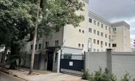 Apartamento Térreo à Venda no Spazio Montegui em Maringá com 2 Quartos